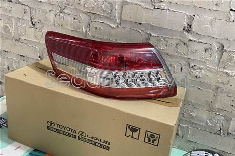Vỏ đèn hậu trái Toyota Camry LE 2006-2009