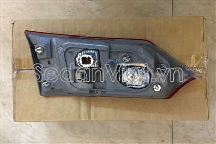 Đèn hậu trong phải 8158102550