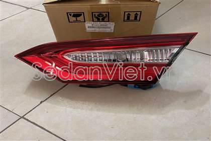 Đèn hậu trong phải 8158106680