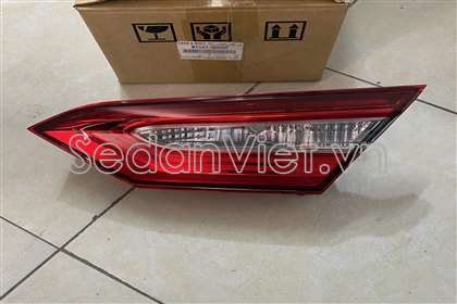 Đèn hậu trong phải 8158106680