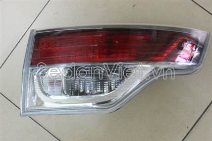 Đèn hậu trong trái 815900E060