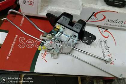 Ổ khóa ngậm cốp hậu 817104A600