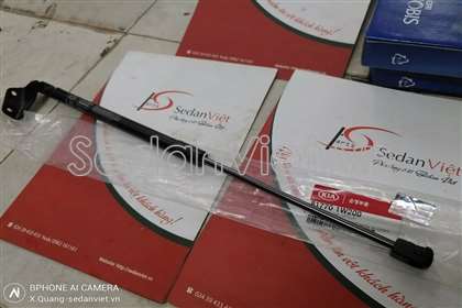 Ty chống cốp hậu 817701W200