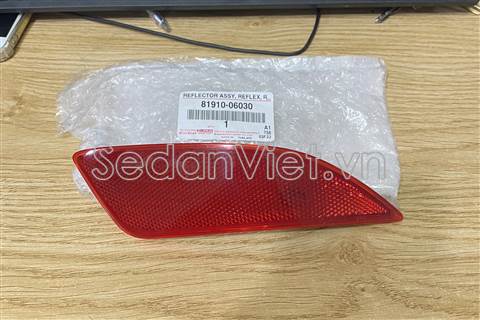 Đèn phản quang cản sau 8191006030