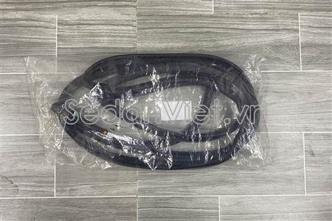 Gioăng cánh cửa trước 821302V000