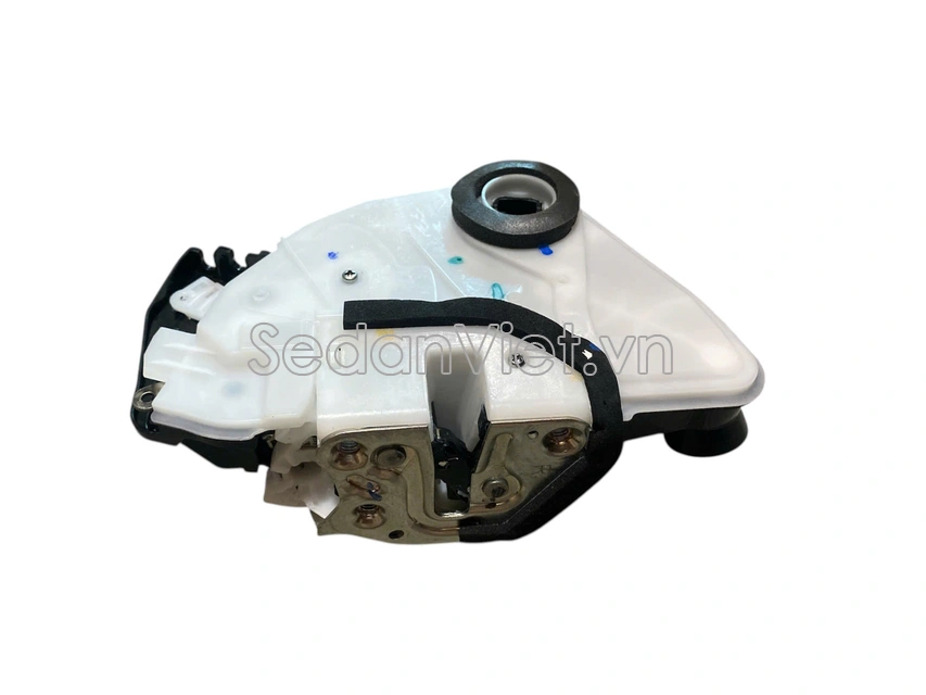 Ổ khoá ngậm cánh cửa 8221076M10000