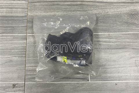 Ổ khóa ngậm cánh cửa sau 8235068P12000