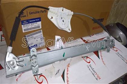 Compa nâng hạ kính cánh cửa trước trái 82403B4110