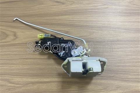 Ổ khóa ngậm cốp hậu Suzuki Ertiga 2013-2015