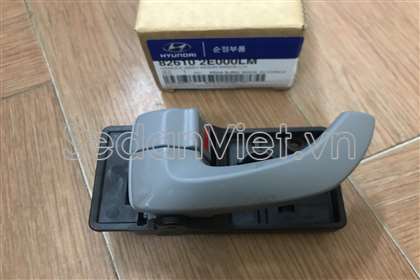 Tay mở cửa trong sau 826102E000LM