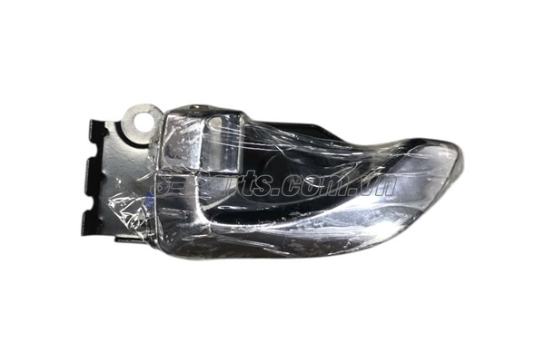 Tay mở cửa trong trước 826103B000