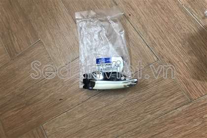 Tay mở cửa trong trước 826103A020