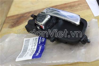 Tay mở cửa trong trước 826201J0209P