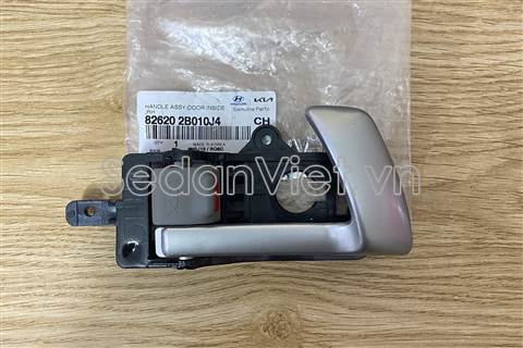 Tay mở cửa trong trước 826202B010J4