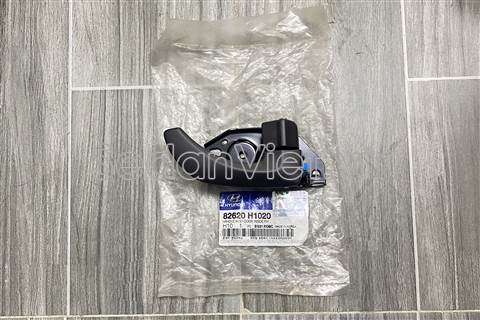 Tay mở cửa trong trước Hyundai Terracan 2003