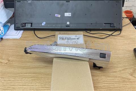 Tay mở cửa ngoài trước trái 82651D3710