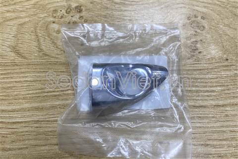 Đuôi tay mở cửa trước