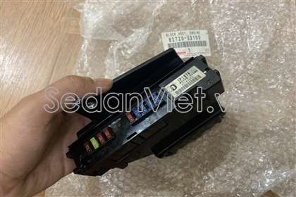 Hộp cầu chì đèn pha 8272033100
