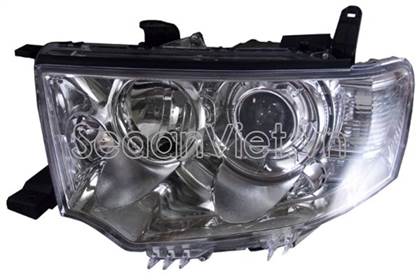 Vỏ đèn pha phải Mitsubishi Pajero sport 2013-2015