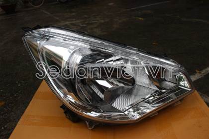 Vỏ đèn pha phải Mitsubishi Attrage 2014-2018