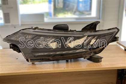 Vỏ đèn pha trái 8301D331