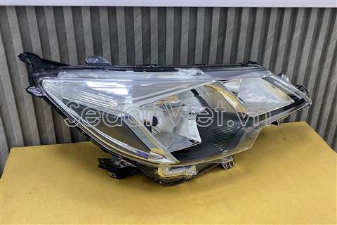 Vỏ đèn pha phải 8301D444