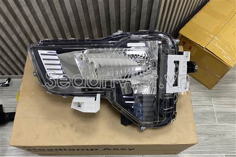 Vỏ đèn pha trái Mitsubishi Xpander 2022-2024