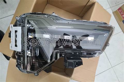 Vỏ đèn pha phải 8301D832