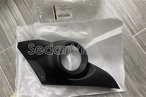 Ốp đèn gầm đen Mitsubishi Xpander 2018-2020