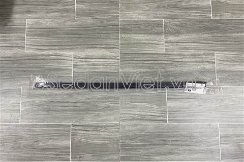 Nẹp chân kính cánh cửa ngoài trước 83220B4000