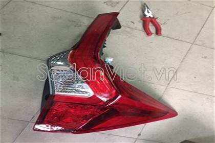 Đèn hậu 8330A989
