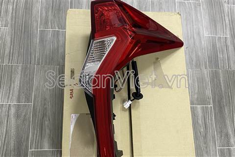 Đèn hậu 8330A990