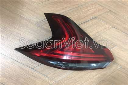 Đèn hậu ngoài trái 8330B095