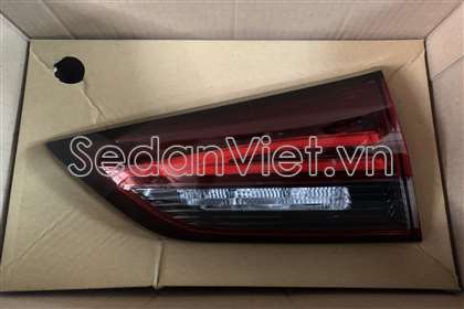 Đèn hậu trong phải 8330B098