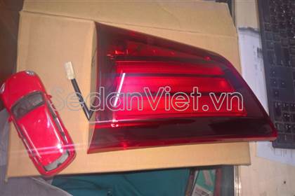 Đèn hậu trong trái 8331A179