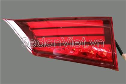 Đèn hậu trong phải Mitsubishi Outlander 2017-2019