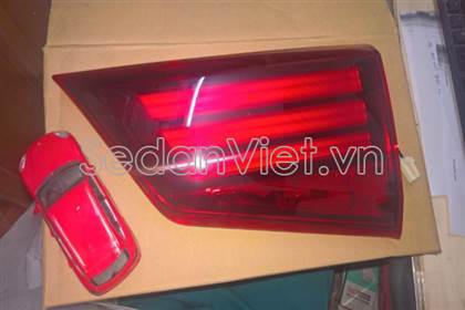 Đèn hậu trong phải 8331A180