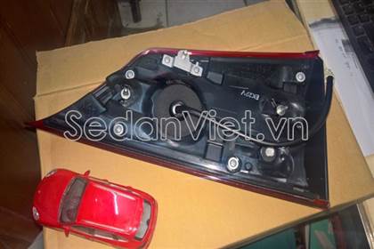 Đèn hậu trong phải 8331A180