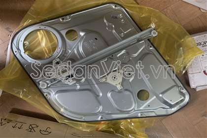 Compa nâng hạ kính cánh cửa sau trái 834011D010