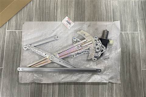 Compa nâng hạ kính liền mô tơ 8340173R20000