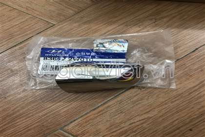 Đuôi tay mở cửa sau 836522W010
