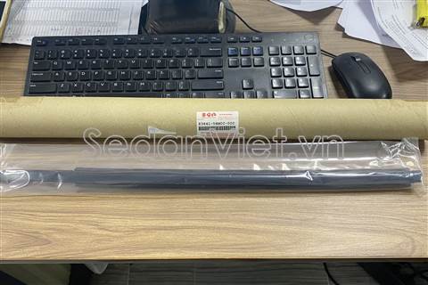 Nẹp chân kính cánh cửa ngoài sau 8384158M00000