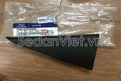 Ốp tam giác cánh cửa sau 83910D3000