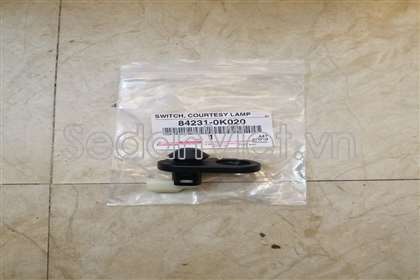 Công tắc báo đóng mở cửa Toyota Innova 2006-2008
