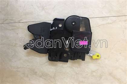 Ổ khóa ngậm cốp hậu Nissan Sunny 2013-2017