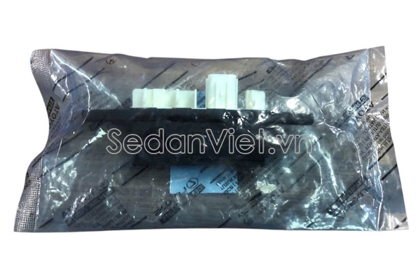 Công tắc mở cốp hậu 848400K060