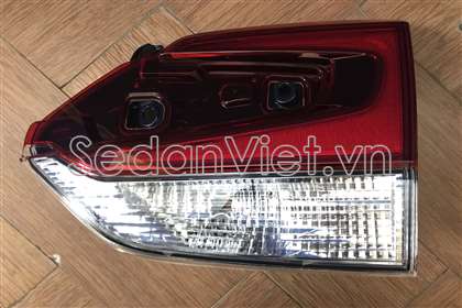 Đèn hậu trong phải