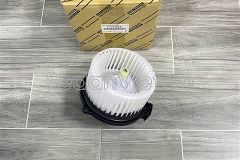 Quạt gió điều hòa trong xe 871030K031