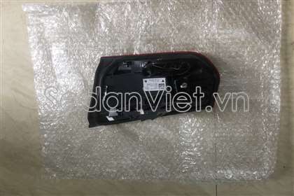 Đèn hậu trong phải 8736912006