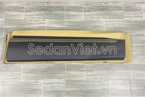 Nẹp thành cánh cửa trước phải 87722S1300